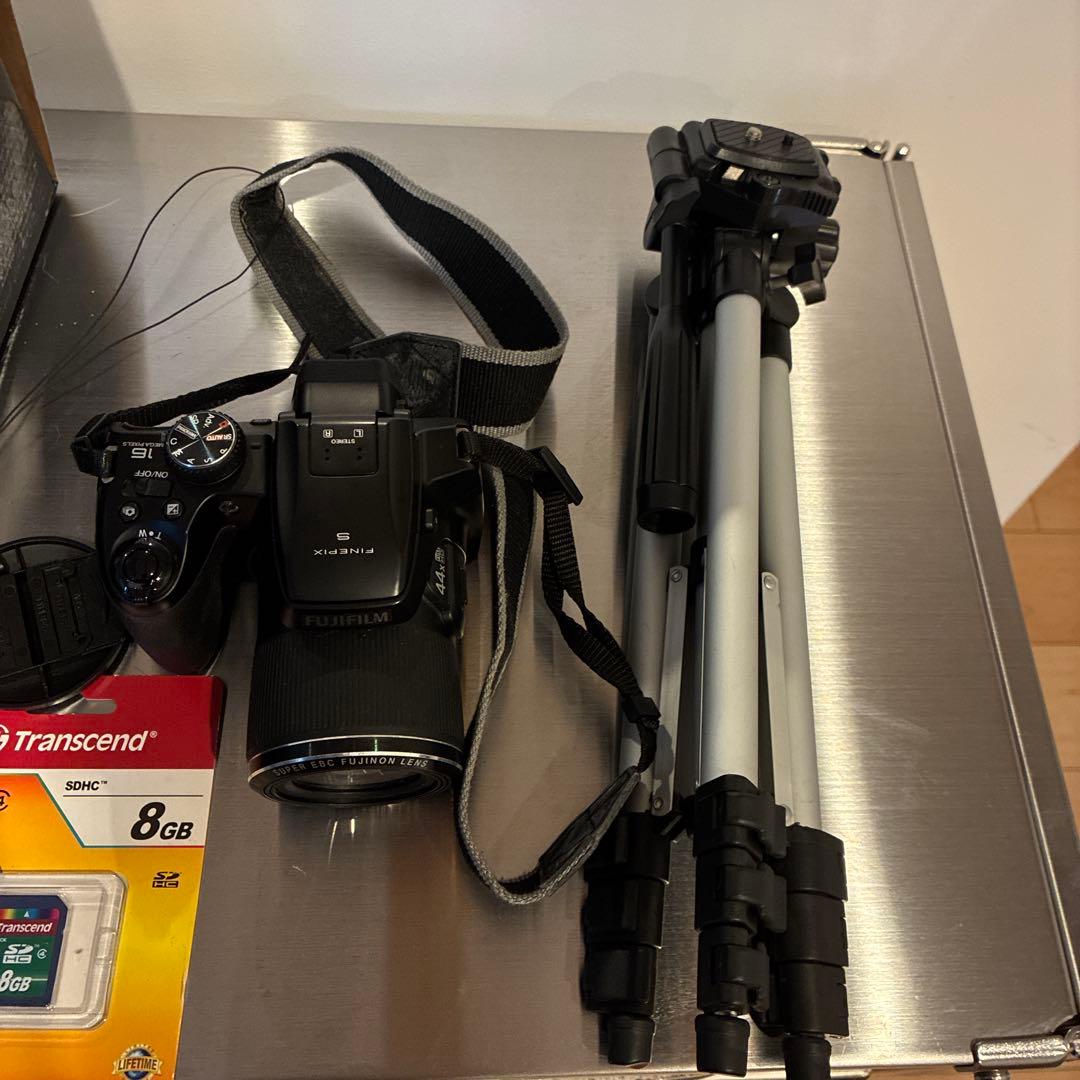 FUJIFILM FINEPIX S8400 本体　送料込み