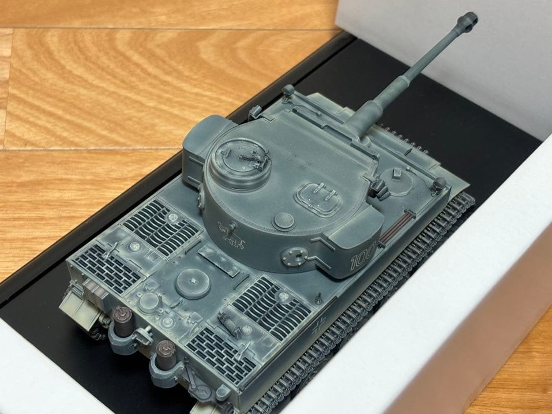 ドラゴン 1/35 ティーガーI 極初期型 第502重戦車大隊所属 100号車