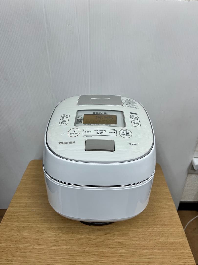 TOSHIBA 真空圧力IH炊飯器 RC-10VQL 2017年齢