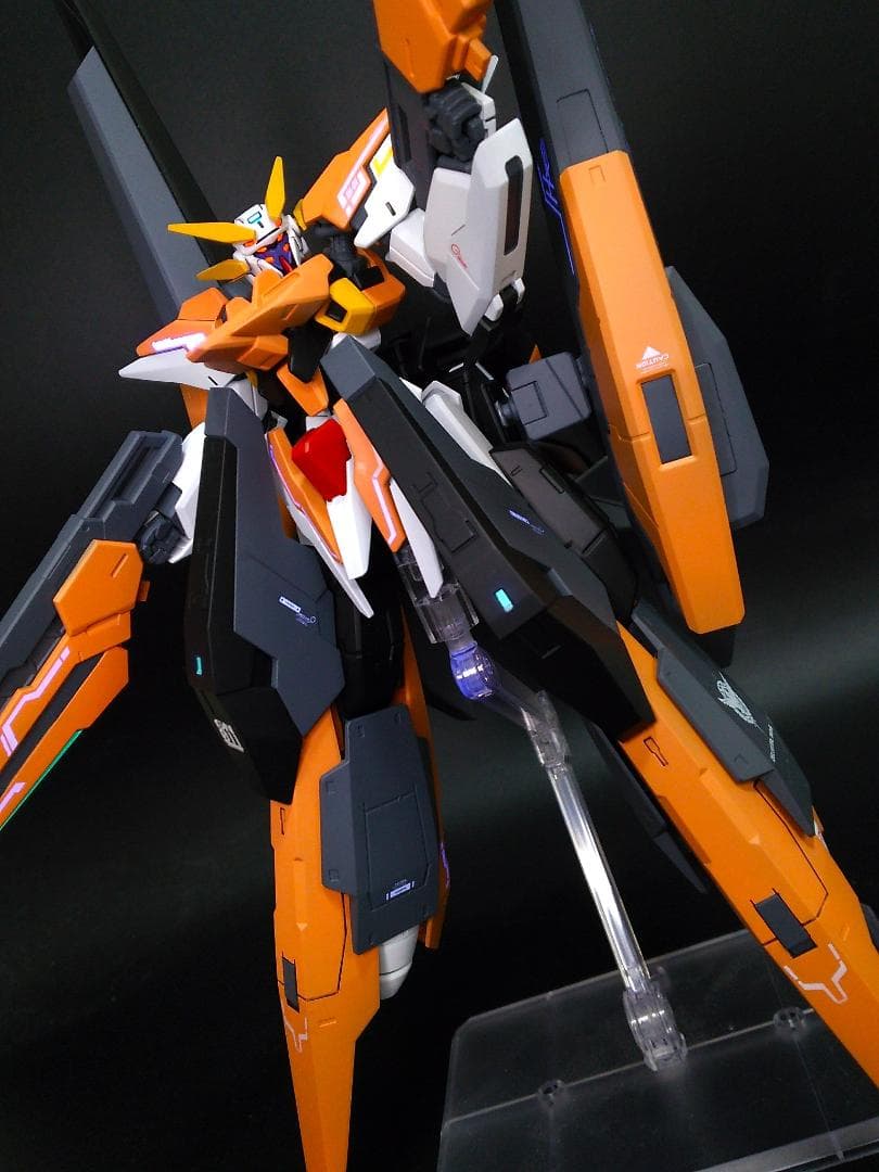 HG ガンダムサバーニャ 最終決戦仕様 ＆ ガンダムハルート 最終決戦仕様