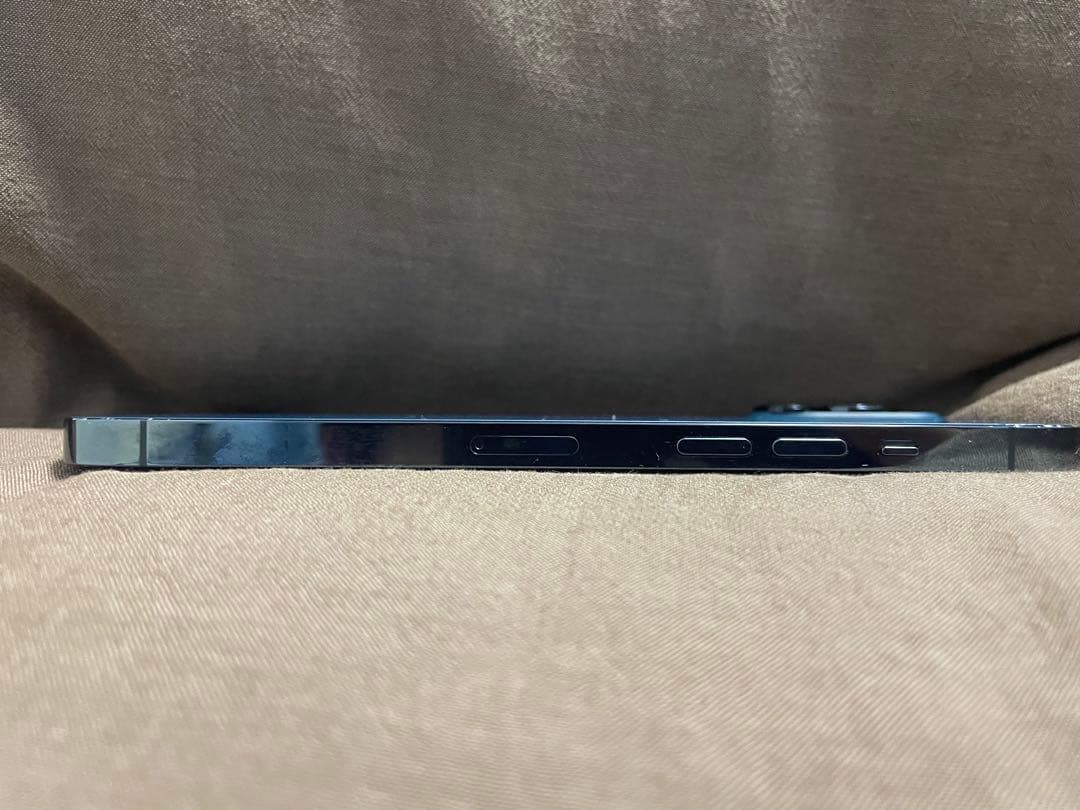 Apple iPhone 12 Pro Max 128GB 背面ひび割れ