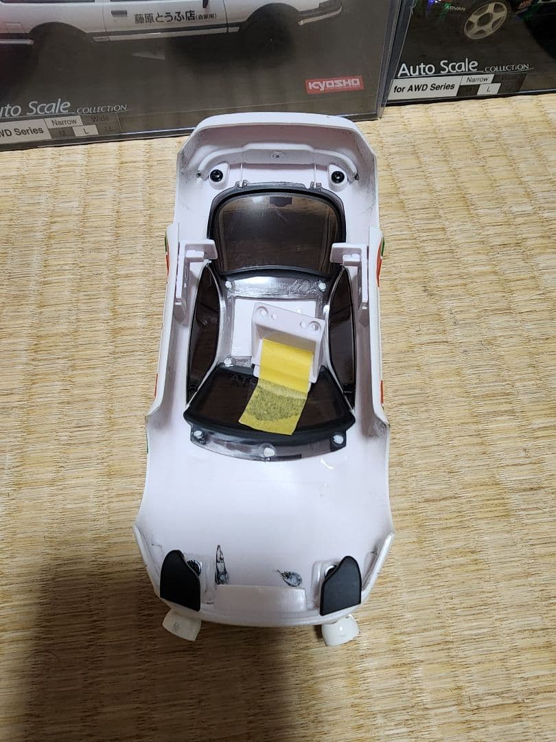 京商 オートスケールイニシャルD AE86未開封とHKSその他使用済みボディ