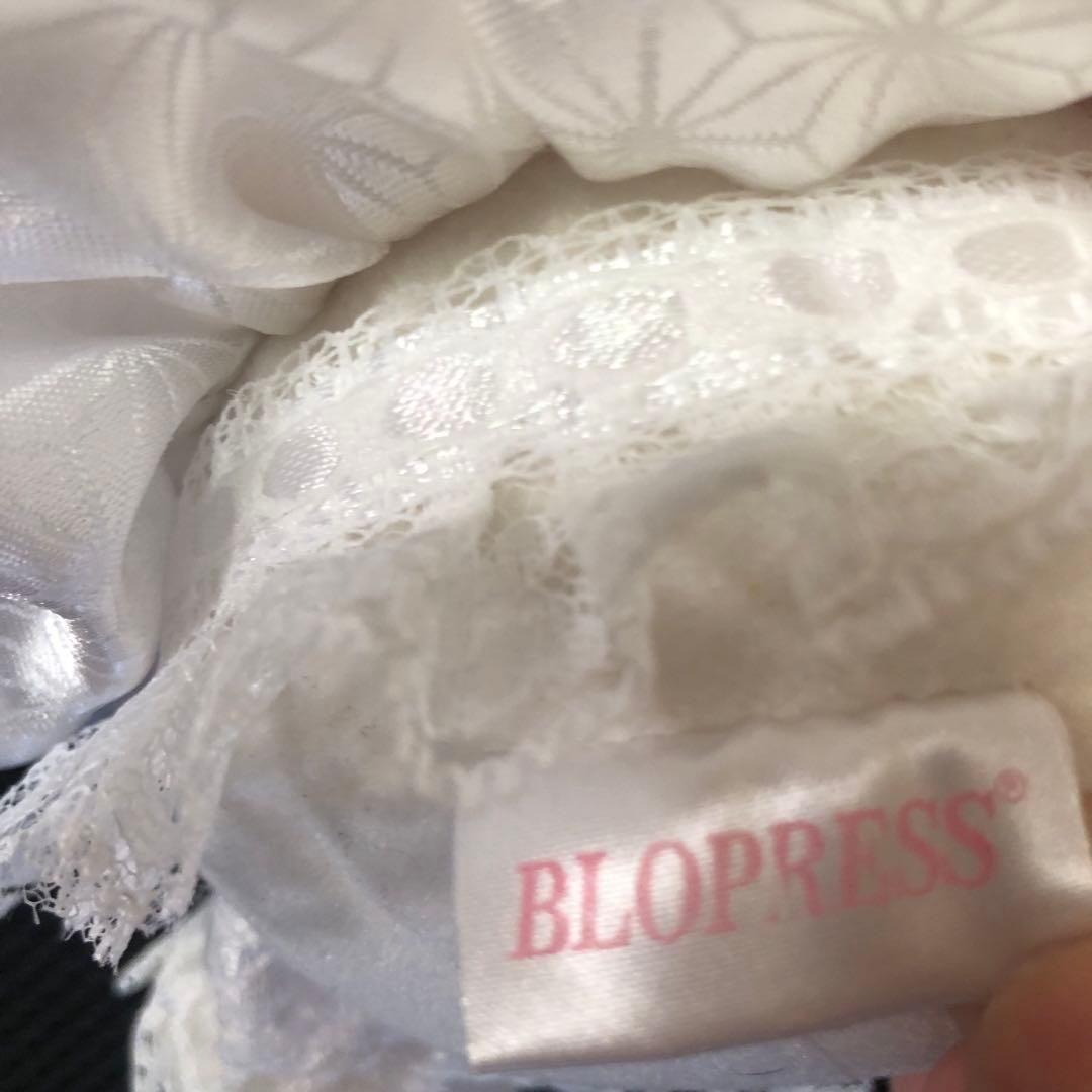 Hello Kitty ハローキティの美しいウェディングドレス