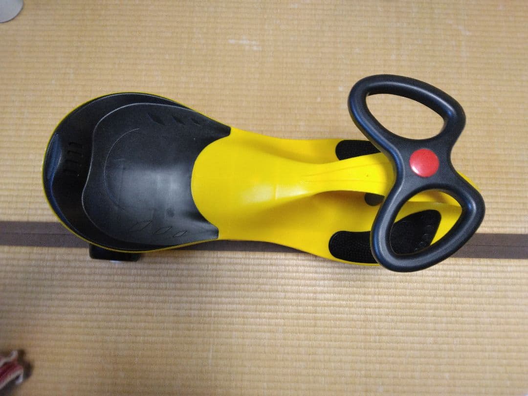 三輪車 黄色