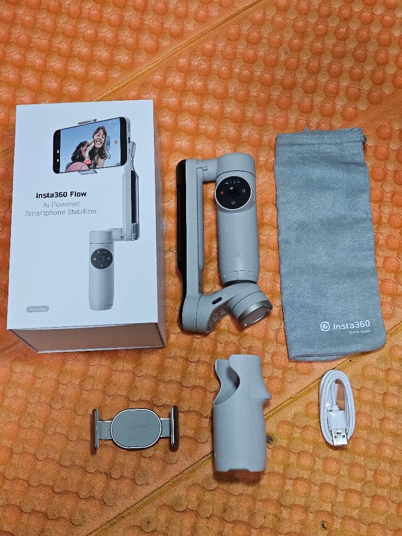 スマホアクセサリー insta 360 flow