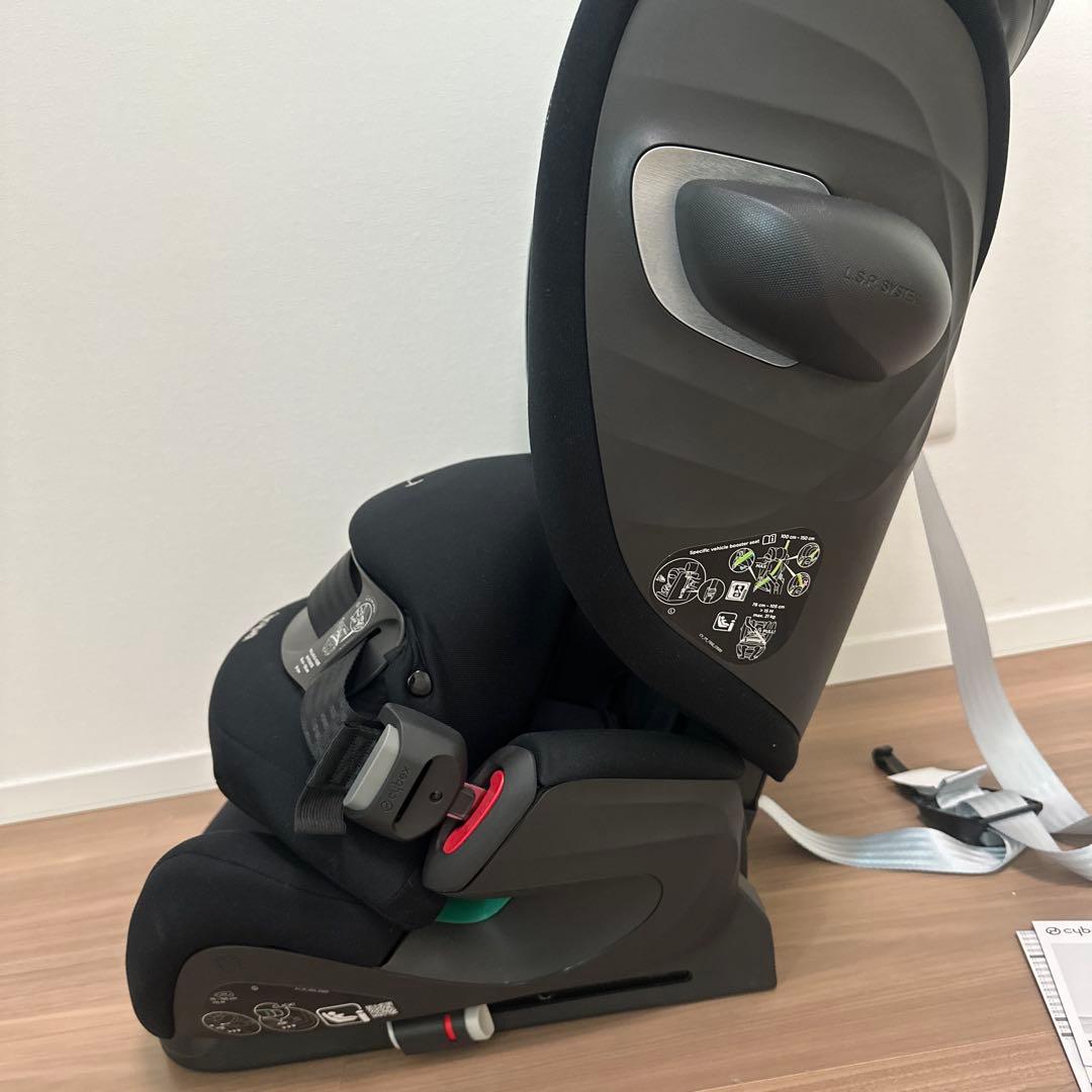 cybex 車用チャイルドシート 保護マット付き⭐︎