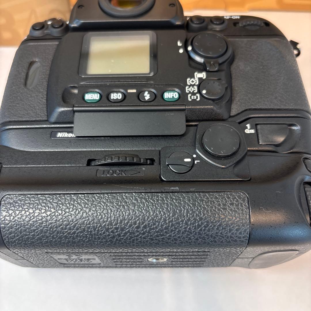 【新品同様】ニコン Nikon F6 MB-40 プロストラップ付