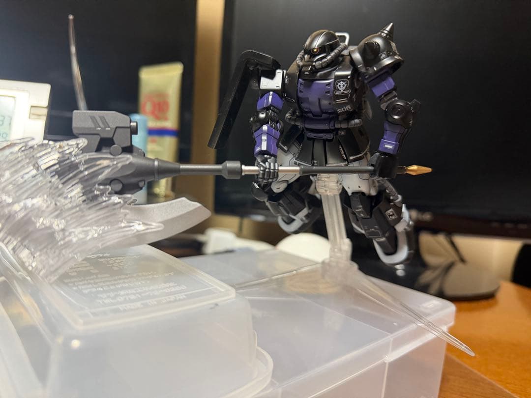 1/144 黒い三連星ザク　塗装済み完成品