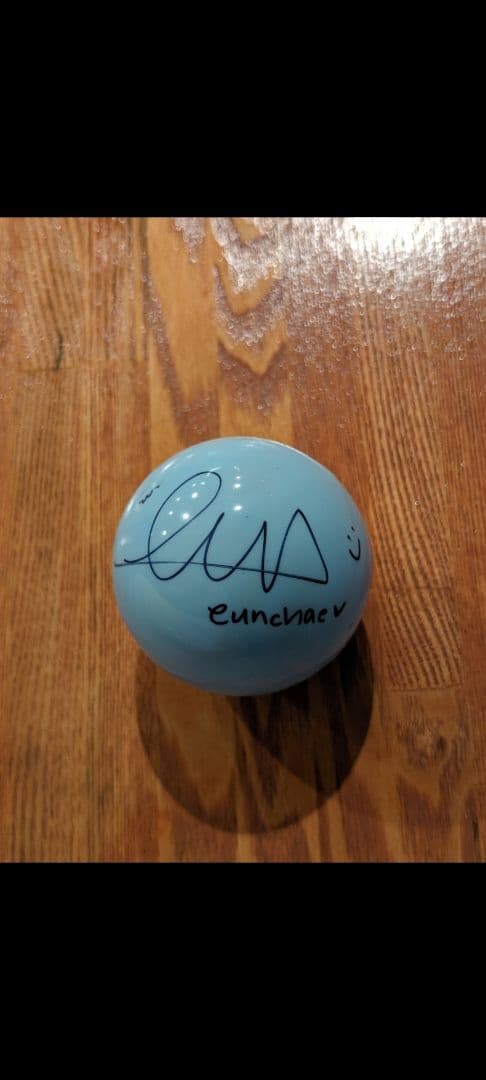 ゆ*ん様 LE SSERAFIM ウンチェ サインボール FEANADA 202