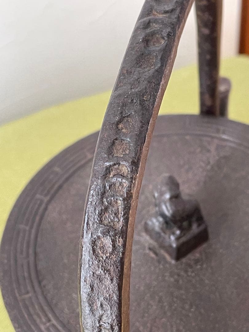 [時代物] 南部鉄瓶　鈴木盛久造　広口筒形　獅子摘み　1.5L