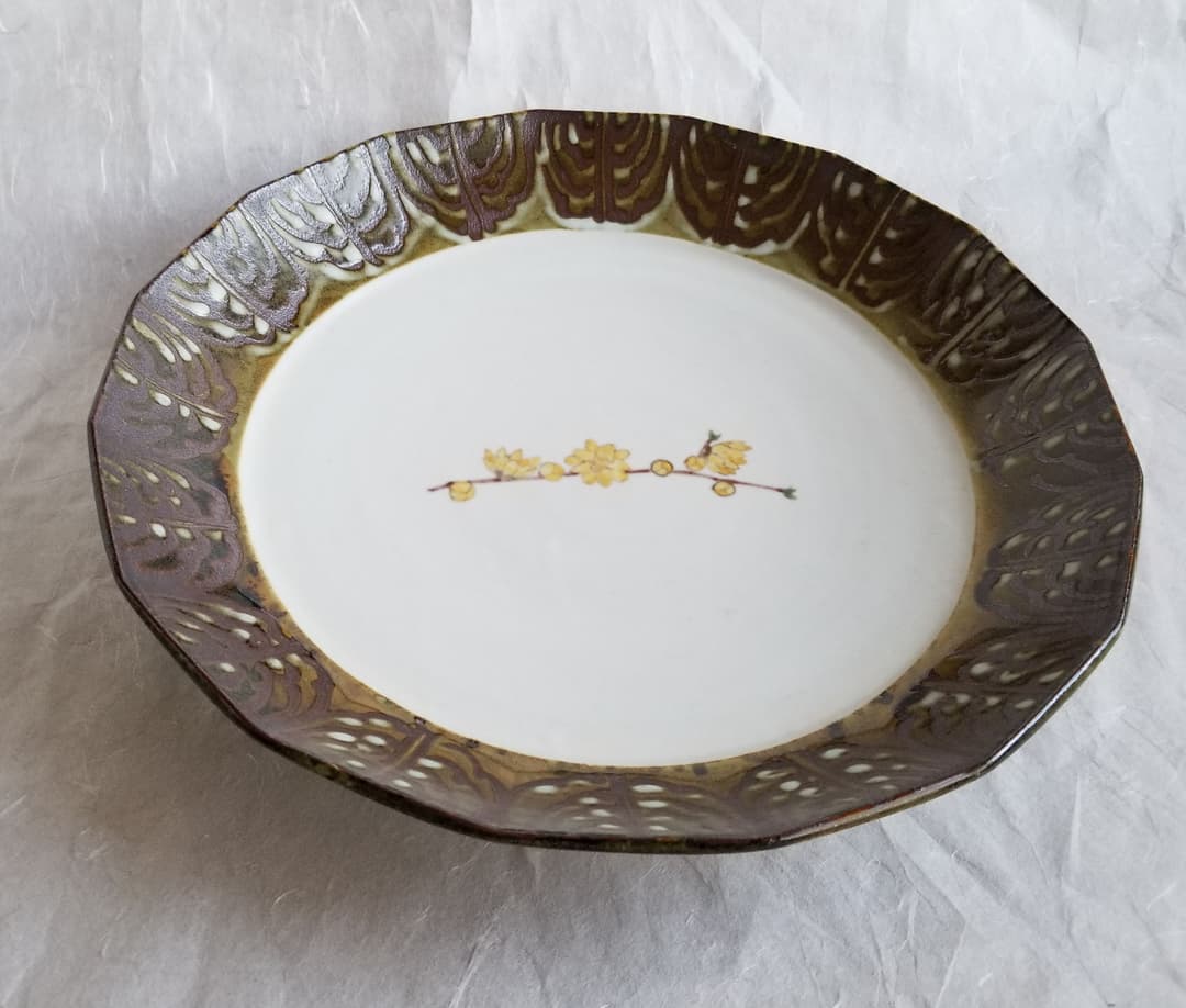 豊福誠 作 色絵磁器レンギョウ文皿 (未使用 新品同様)