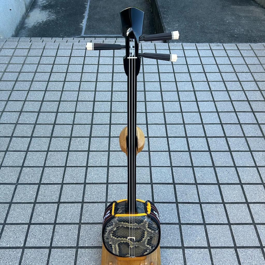 沖縄　三線　カミゲン　カモの口　ユナー　黒木　本皮一枚張り　伝統工芸士
