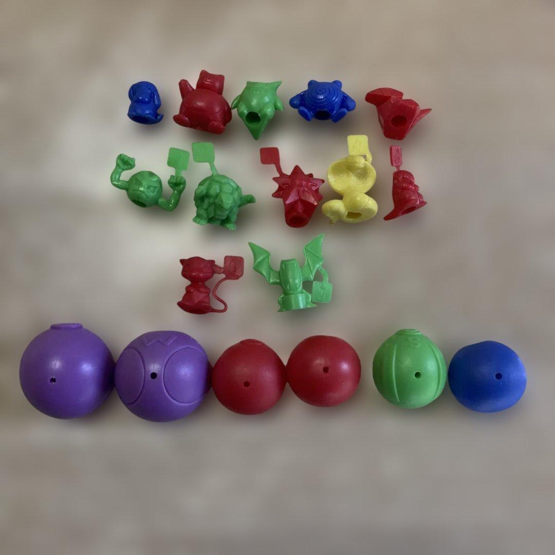 ポケモンガチャ　塩ビ人形　消しゴムフィギュア151種　ピッピ人形　化石　ボール