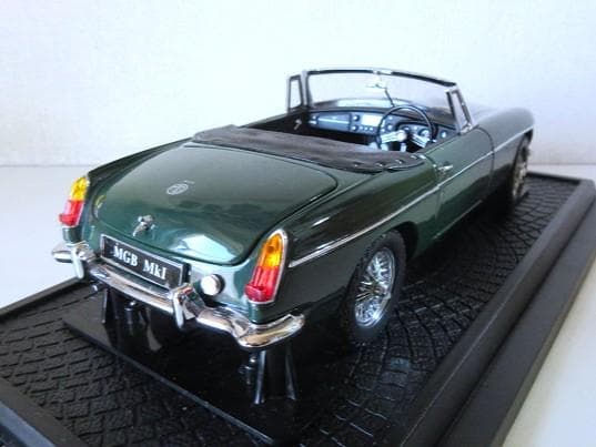 特価 京商 (1/18) MGB MK.Ⅰ