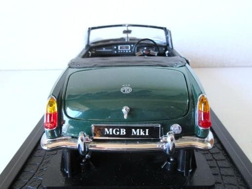 特価 京商 (1/18) MGB MK.Ⅰ