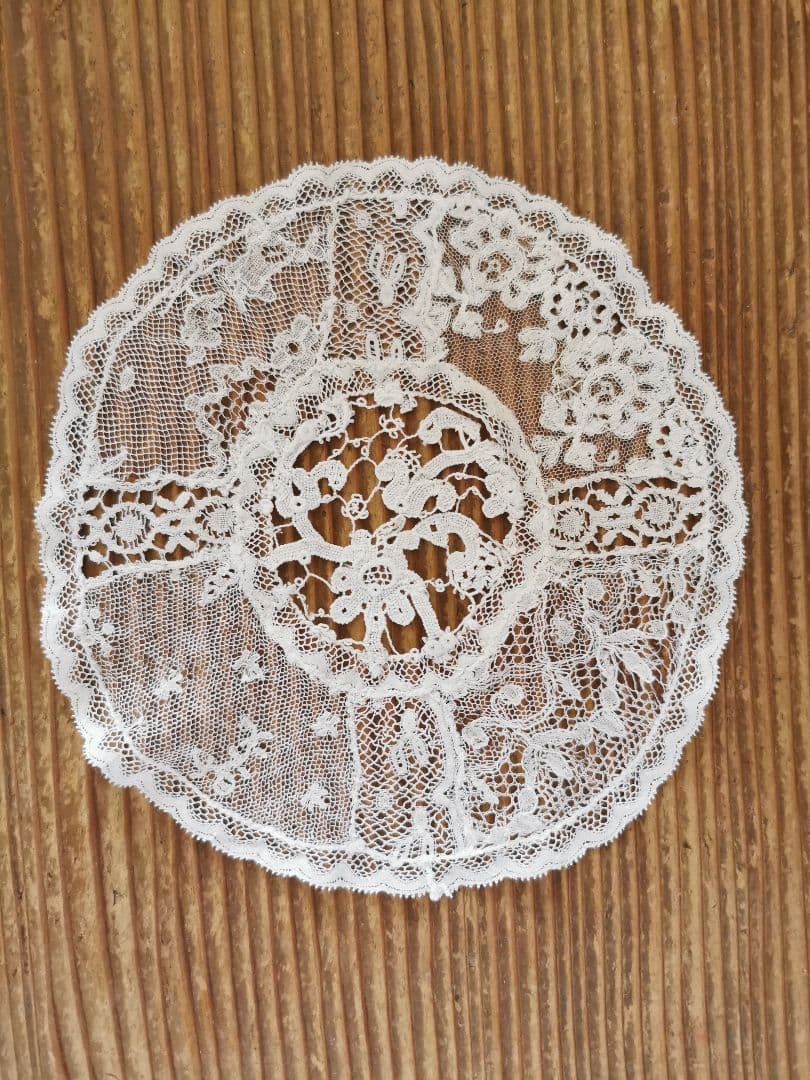 アンティークノルマンディーレースドイリー ベドフォドシャー アランソン コラリン