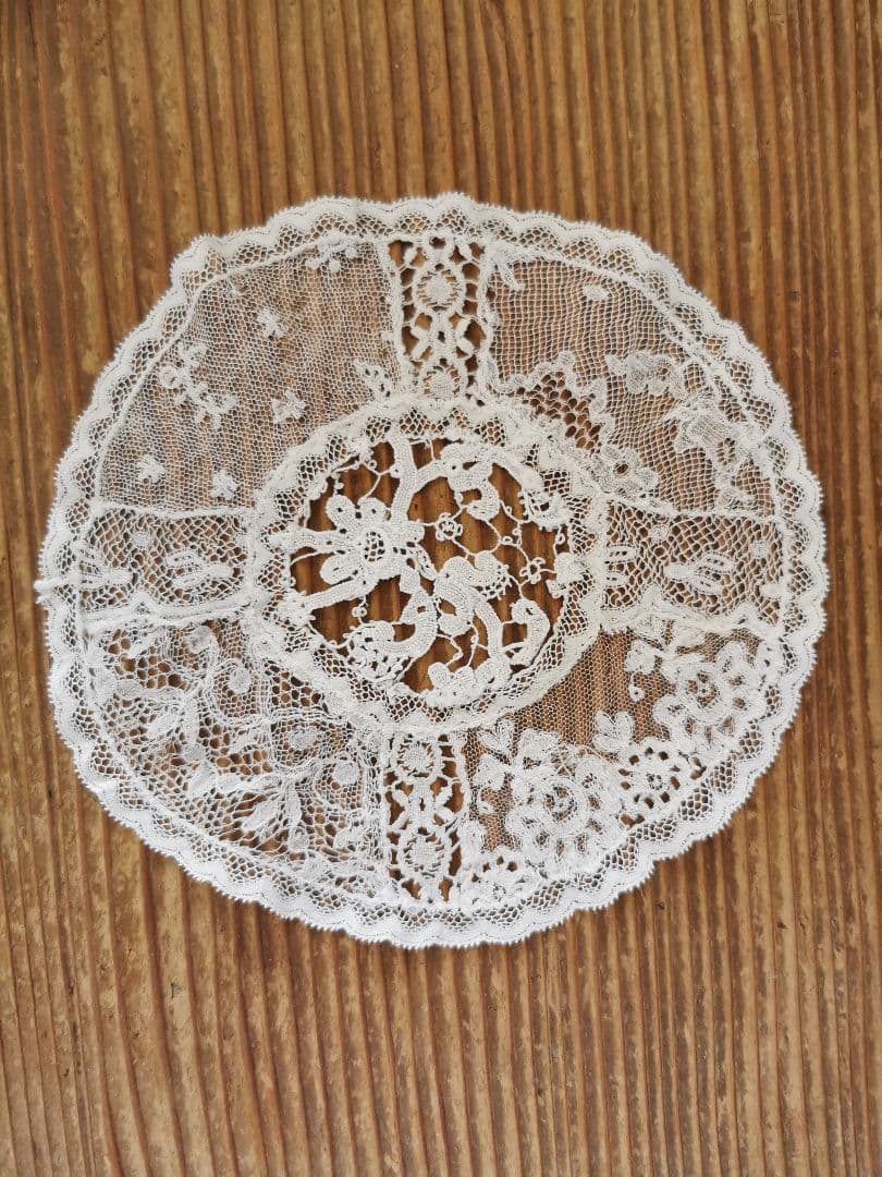 アンティークノルマンディーレースドイリー ベドフォドシャー アランソン コラリン