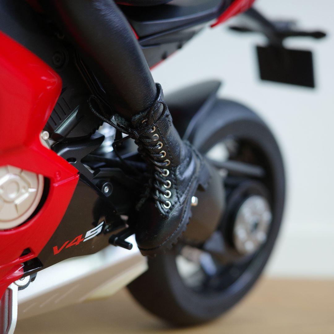 1/6 スケール バイク DUCATI風 V4S ＆ 女性フィギュア セット