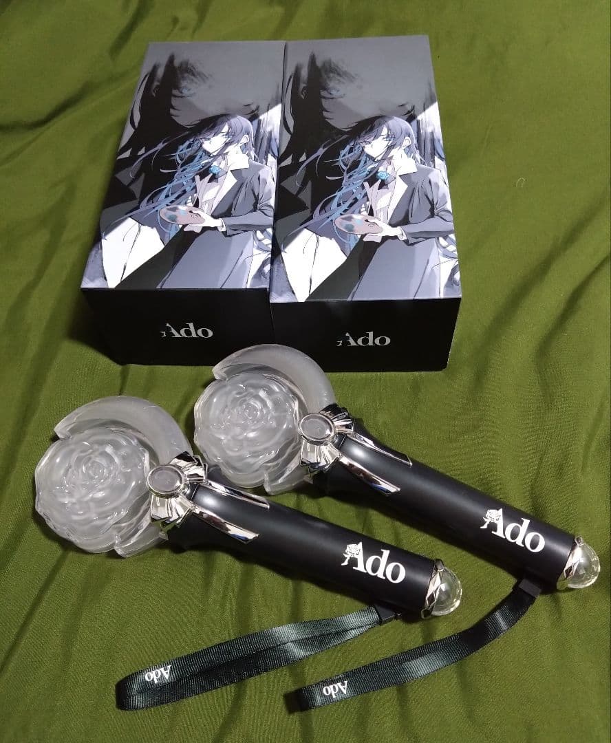 Ado モナリザの横顔 グッズ アクキ ペンライト 缶バッジ 秘密基地 たくさん