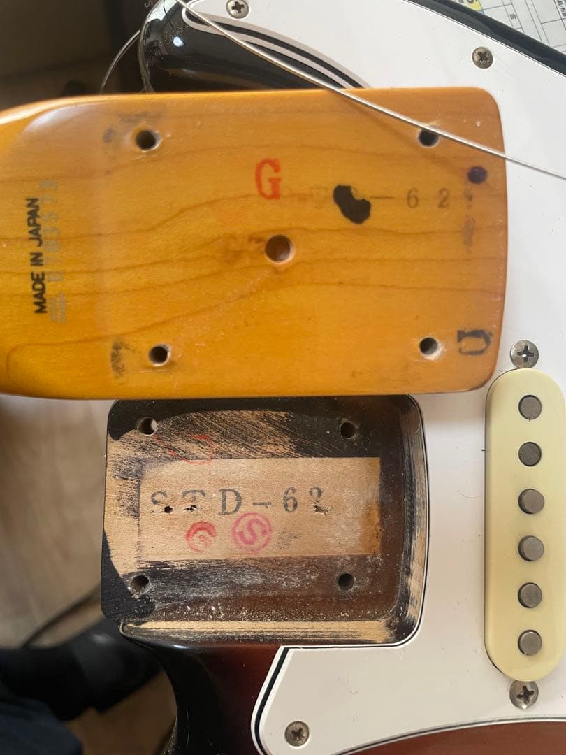 フェンダージャパン　ストラトキャスターEシリアルビンテージ