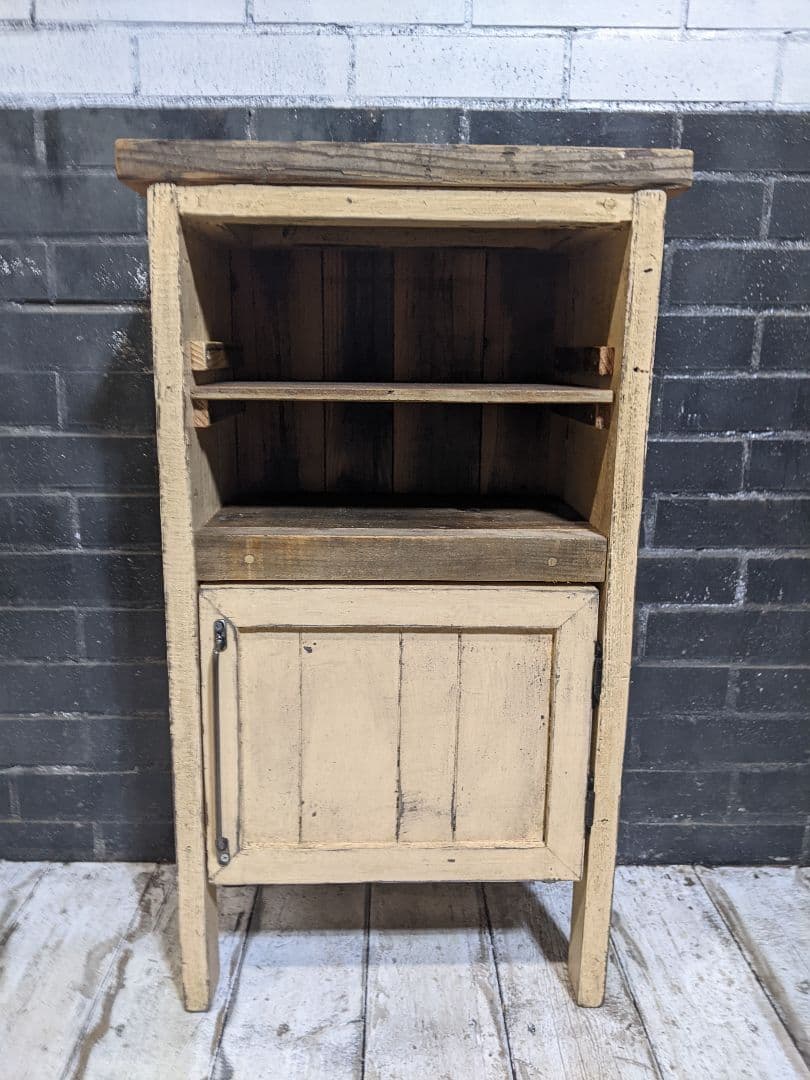 ちか　古材飾り棚　クリーム色