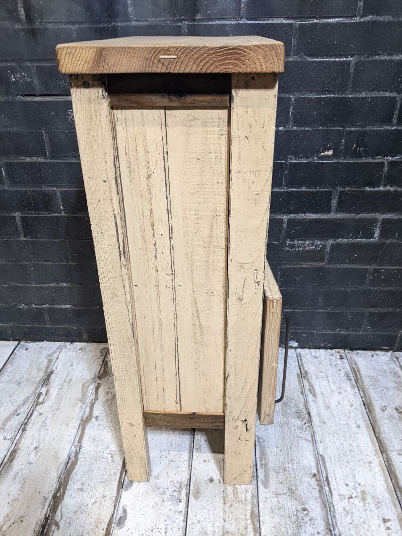 ちか　古材飾り棚　クリーム色