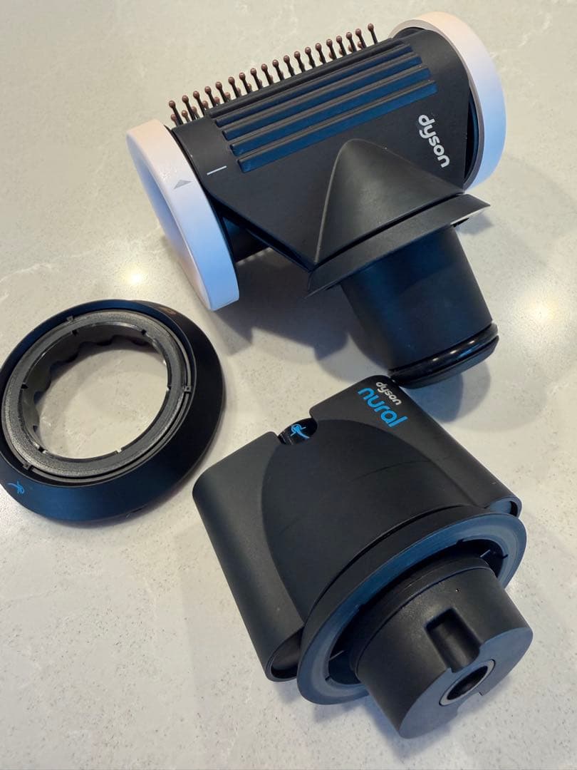 Dyson Supersonic ドライヤー HD16 定価: 53,800円