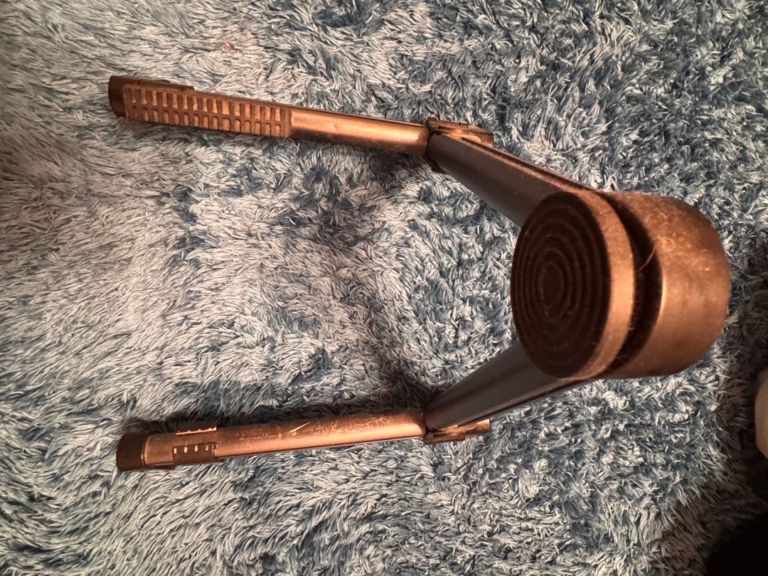 4万円程豪華ヤマハエレキギターとアンプと肩掛けとギター設置ホルダー豪華4点セット