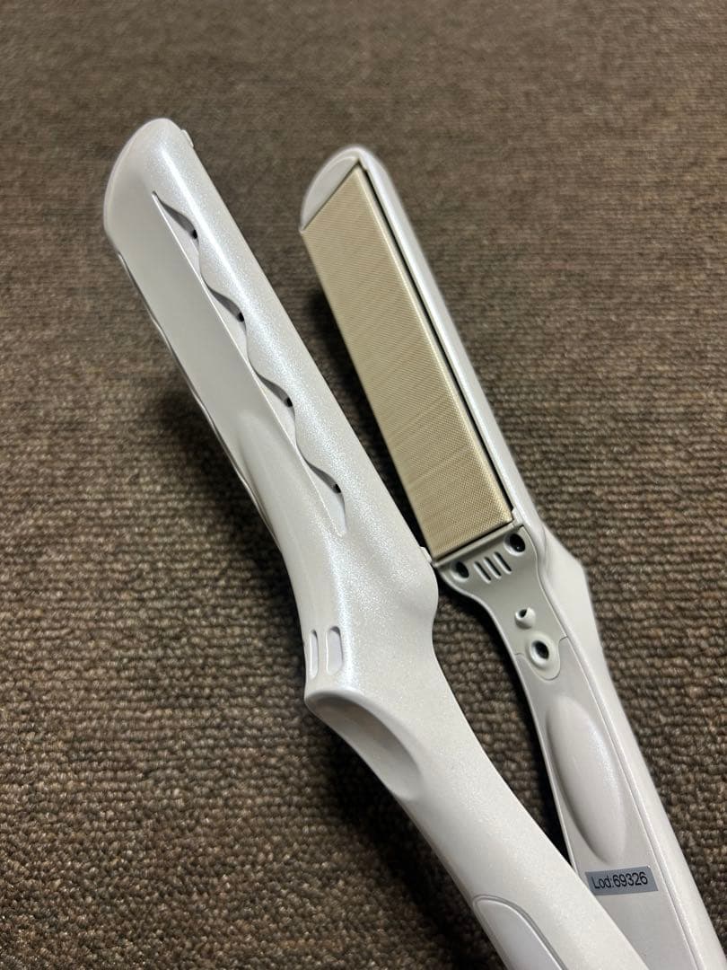 【美品】絹女〜KINUJO〜 ストレートアイロン