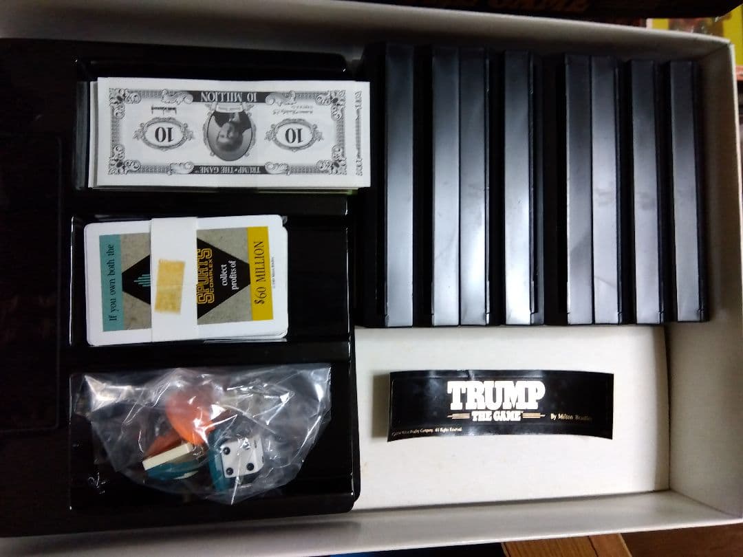 新品箱破損あり　トランプ(大統領)ボードゲーム　アメリカ