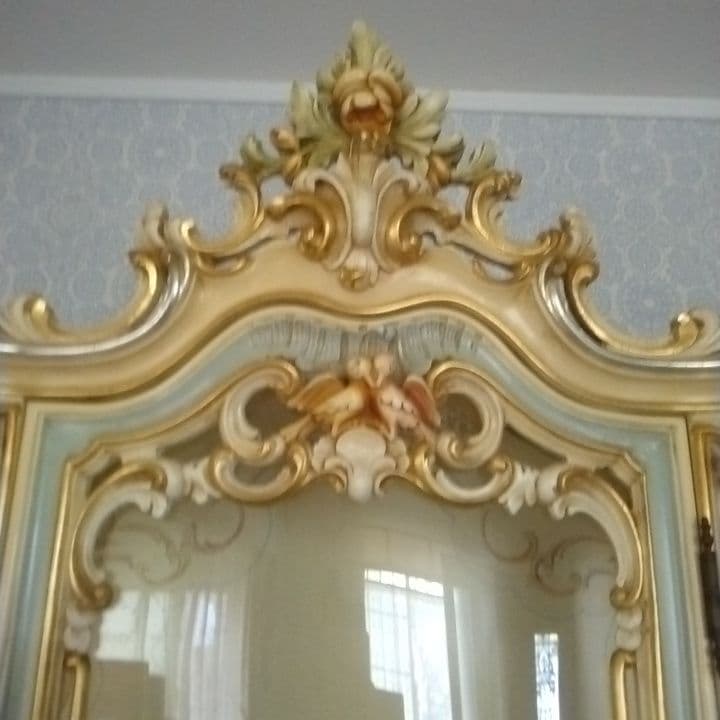 イタリア家具　ロココ調　キャビネット　手彫り　マリオコルチャゴ