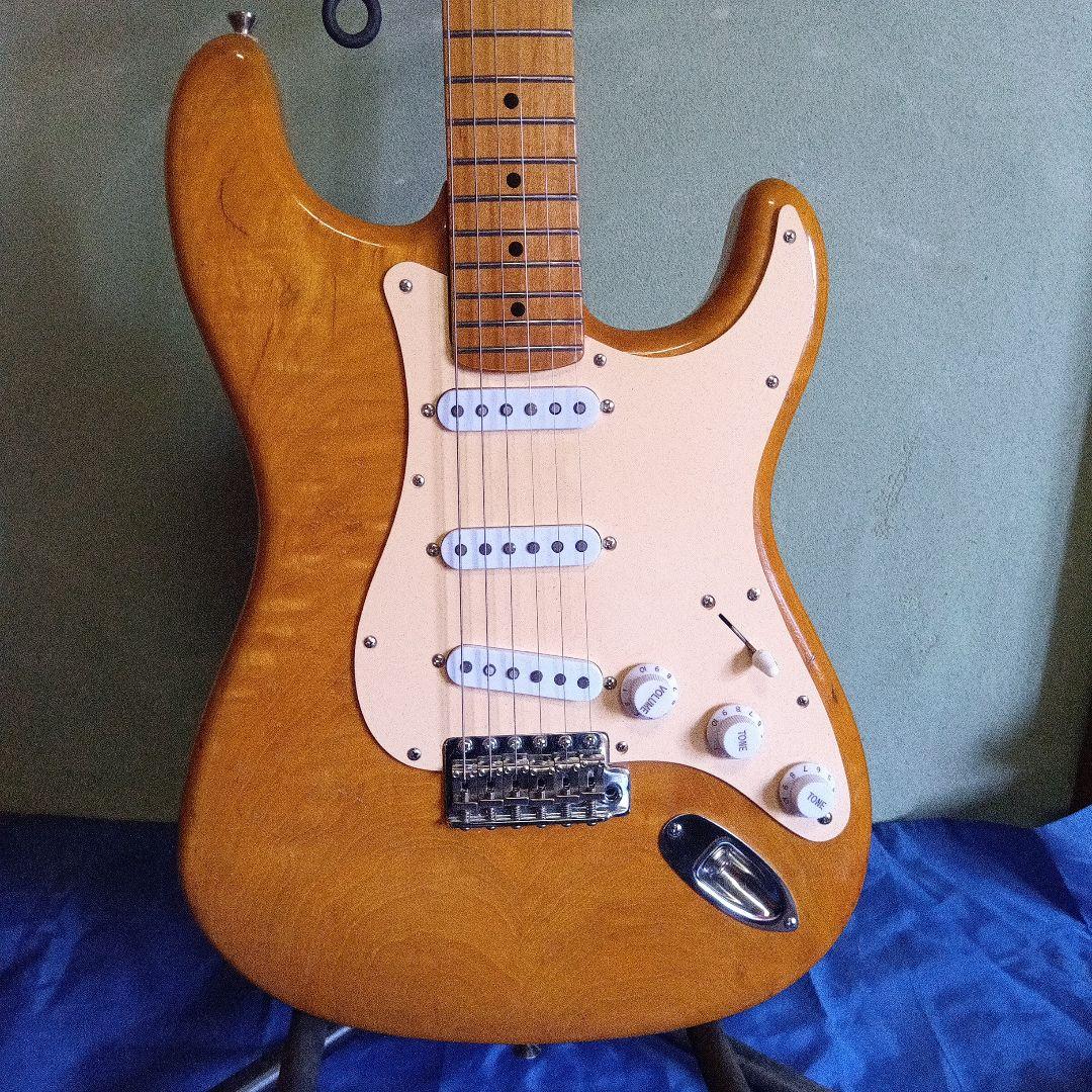 ストラトキャスター タイプ　エレキギター