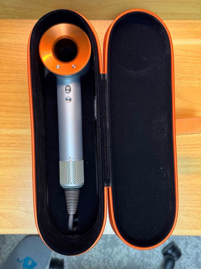 ヘアドライヤー Dyson Supersonic Ionic