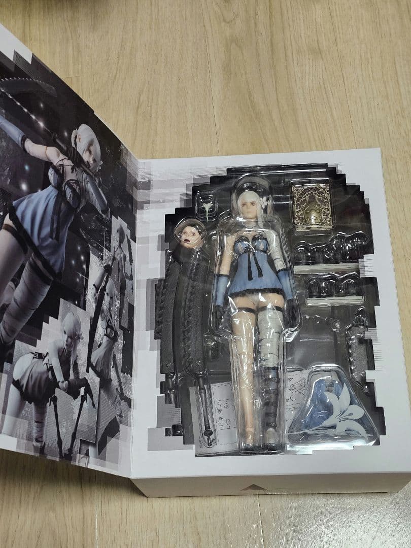 プレイアーツ改 カイネ フィギュア