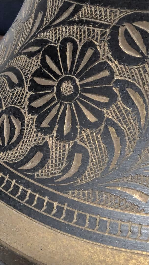 ムガール彫刻　インド　花瓶　骨董　彫金　ヒンディー　フラワーベース　手彫り