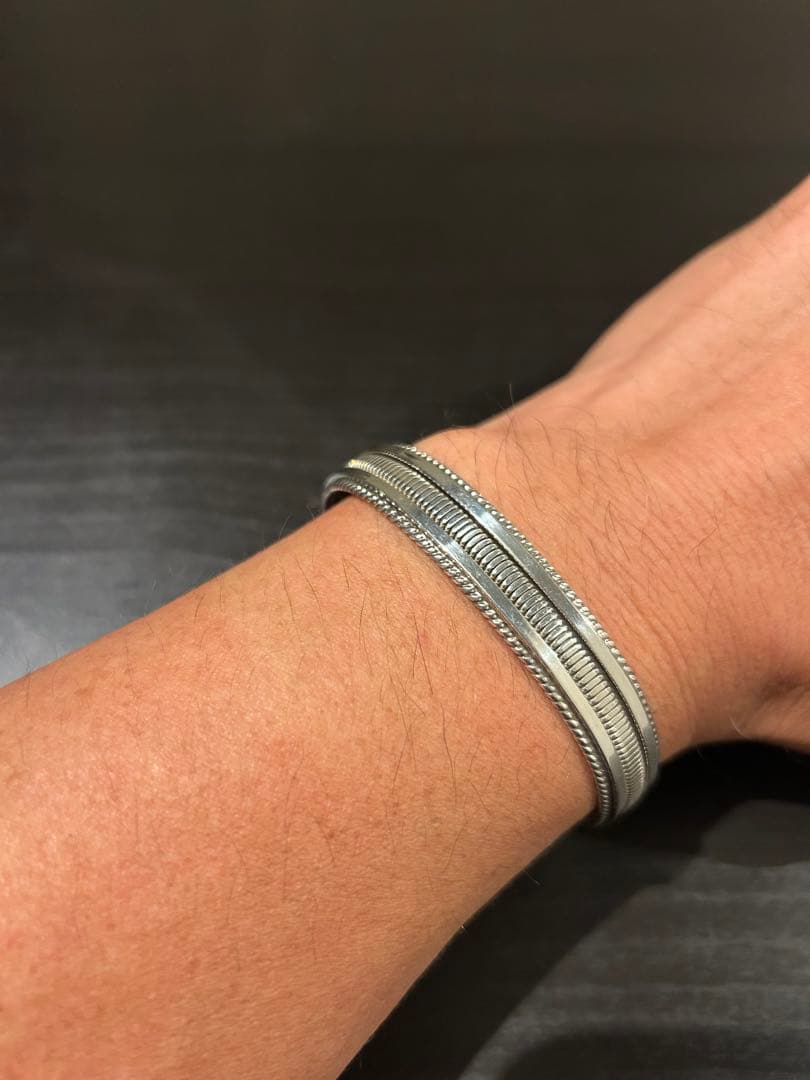 ナバホ Taheスターリングシルバー バングル