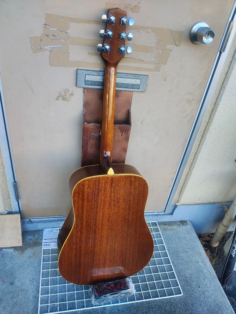 美品 Takamine 200シリーズ NA 型番不明 PU付きエレアコ