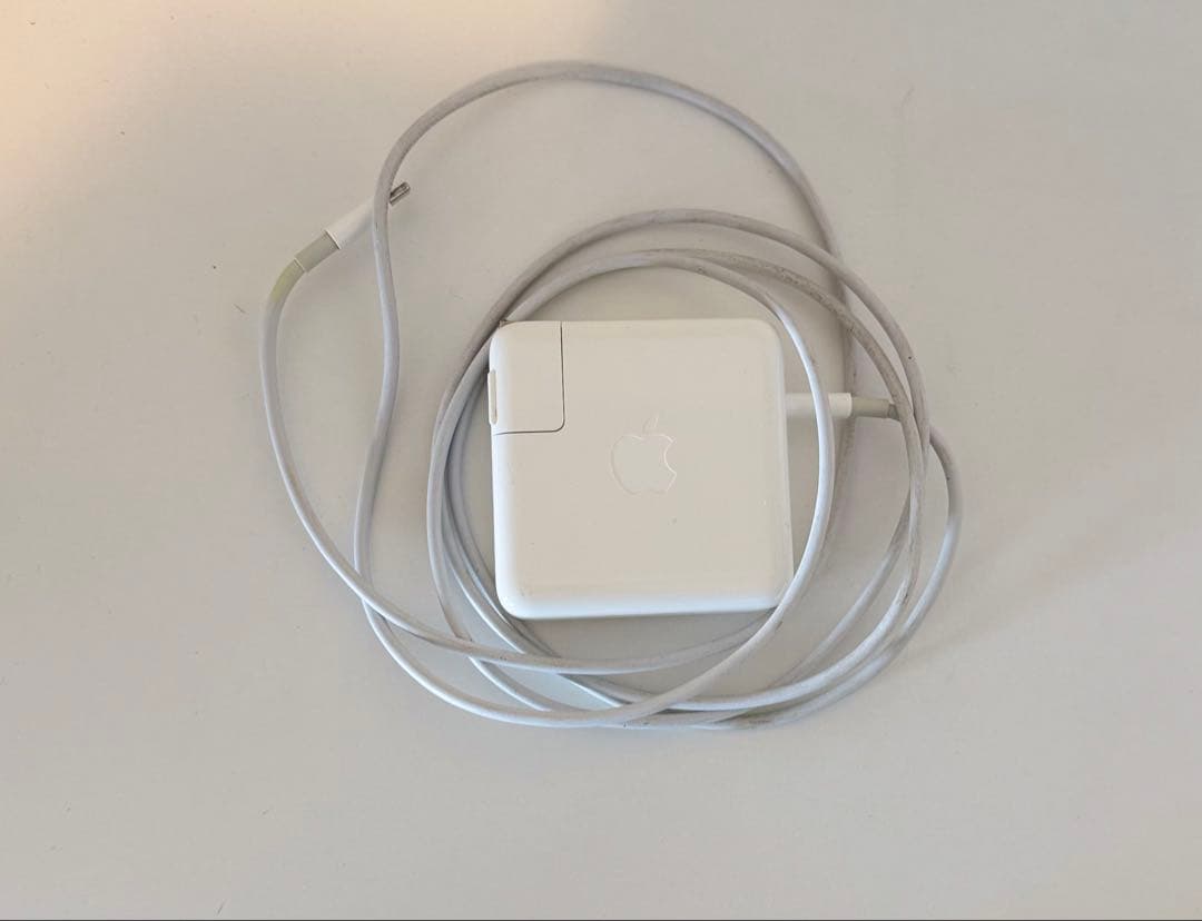 美品 Macbook Pro 2019 16インチ Windows 11 Pro