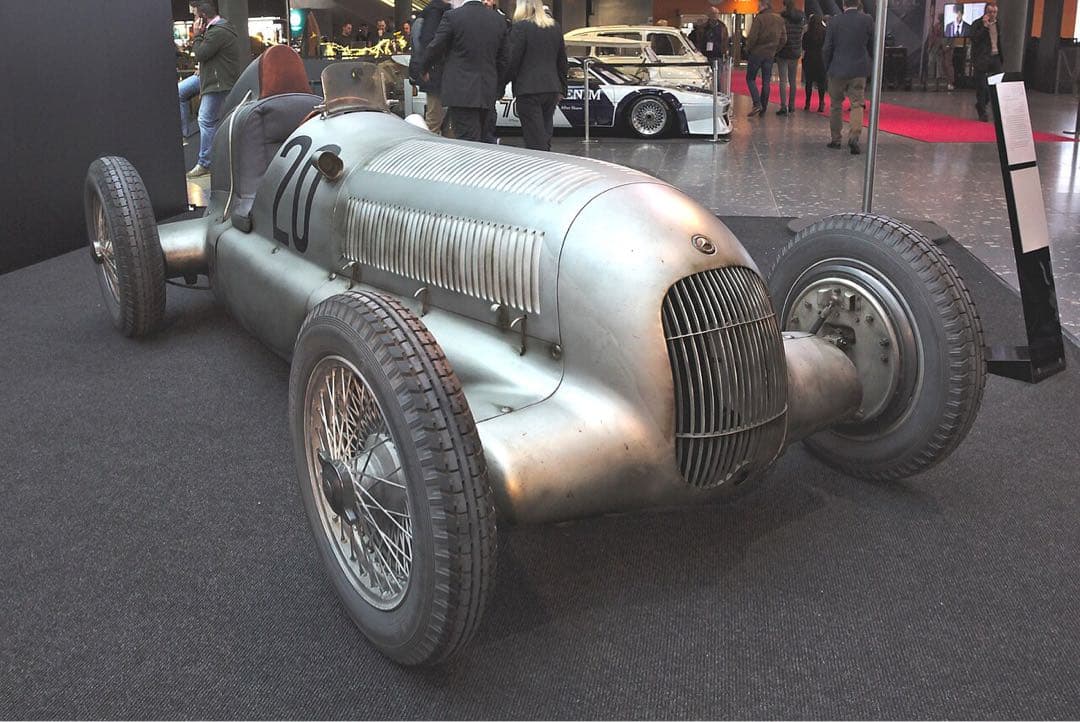 価格変更1/18 CMC メルセデス・ベンツ W25 1934年 未展示品