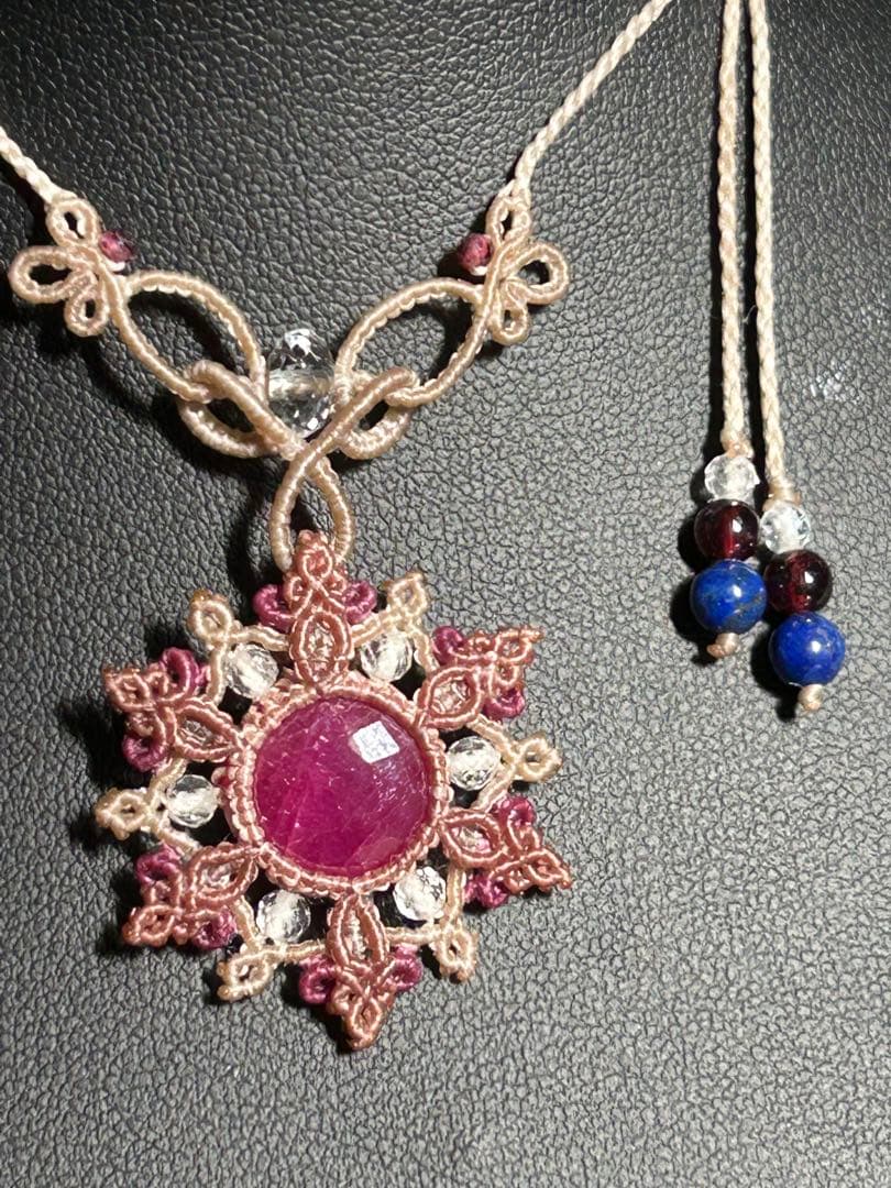 ルビーと水晶のマクラメネックレス/ラブラドライトと水晶のマクラメネックレス