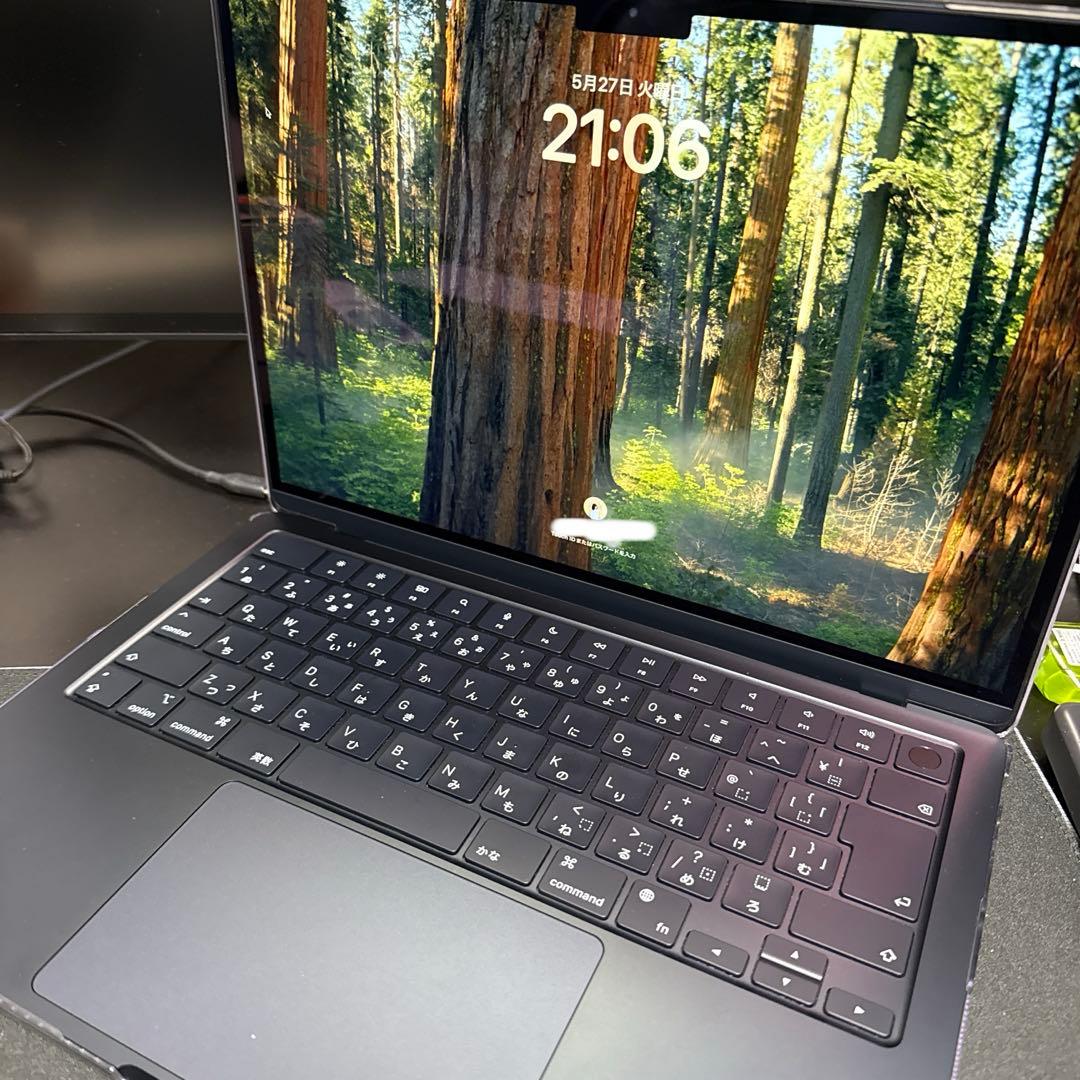 Apple MacBook Air M2チップ搭載13インチ　ミッドナイト