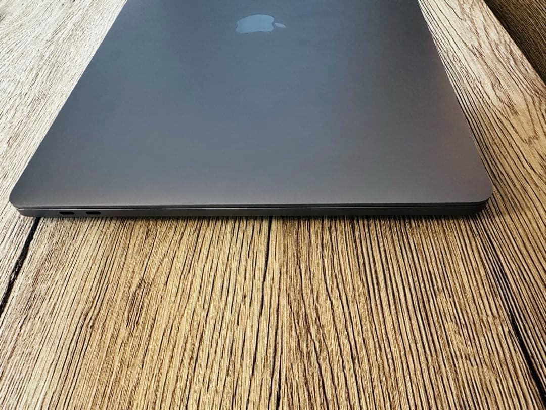 MacBook本体 Ellie