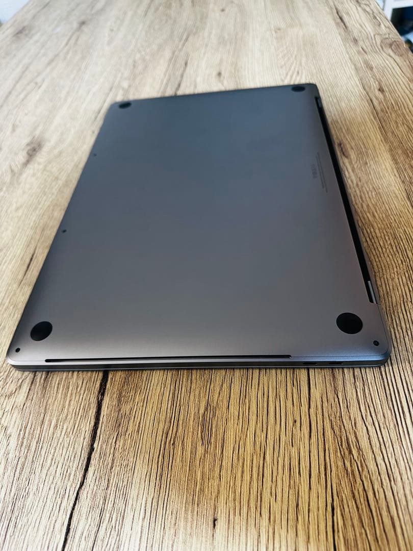 MacBook本体 Ellie