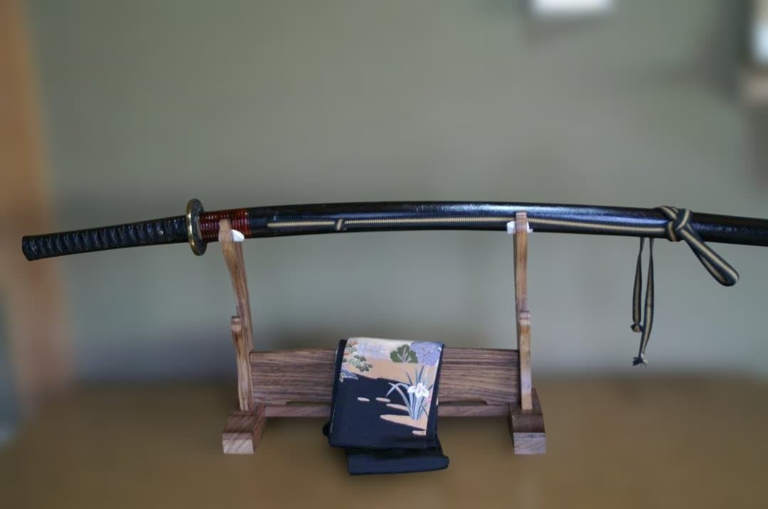 1月は年金無い、　投売　模擬刀　 黒革巻柄　腰藤巻　変わり塗鞘　７１.５cm