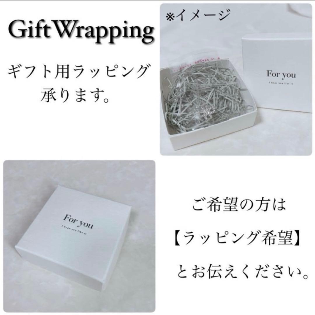 ほぼ未使用　SWAROVSKI ピアス　ラウンドカット　スタッドピアス　ホワイト