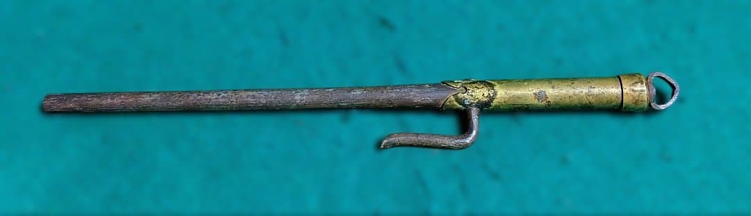 真鍮と鉄製のフック付き棒 　十手　時代物