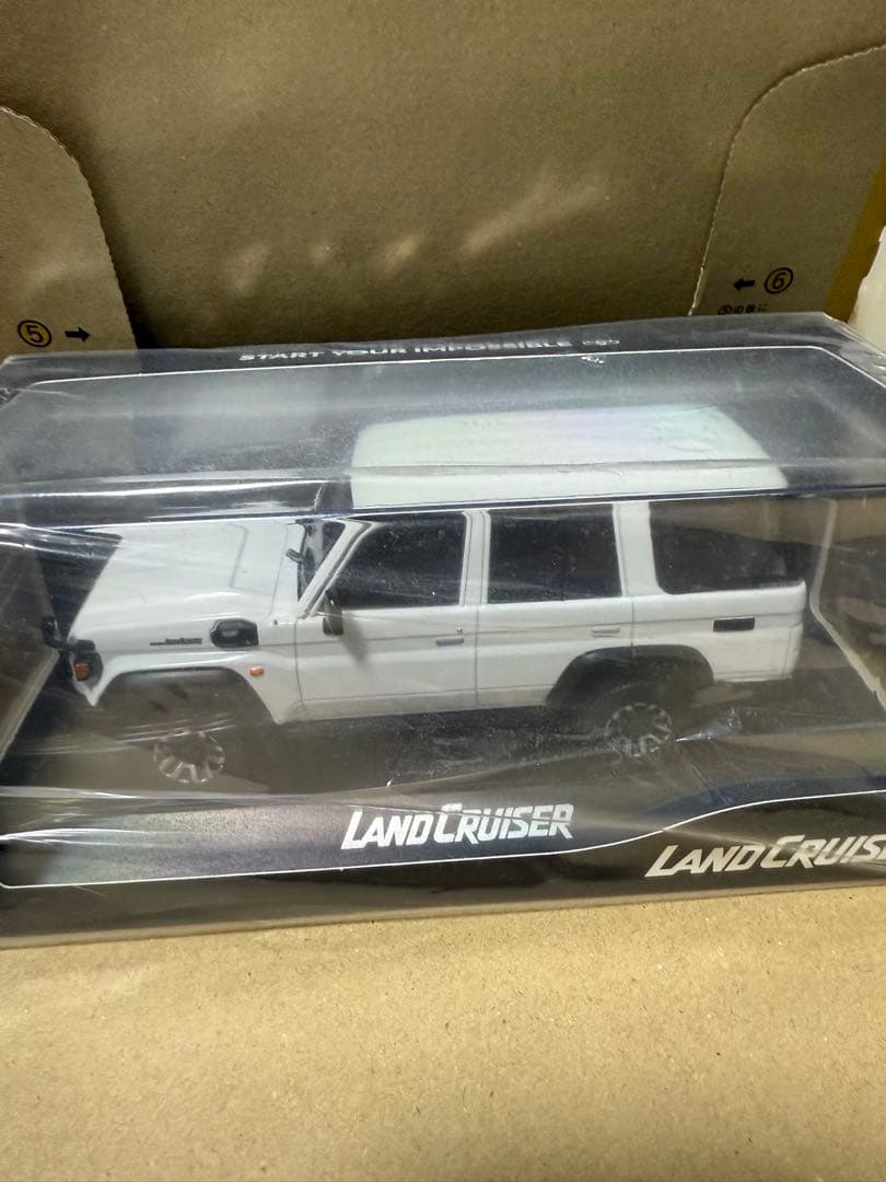 ランドクルーザー70 カラーサンプル