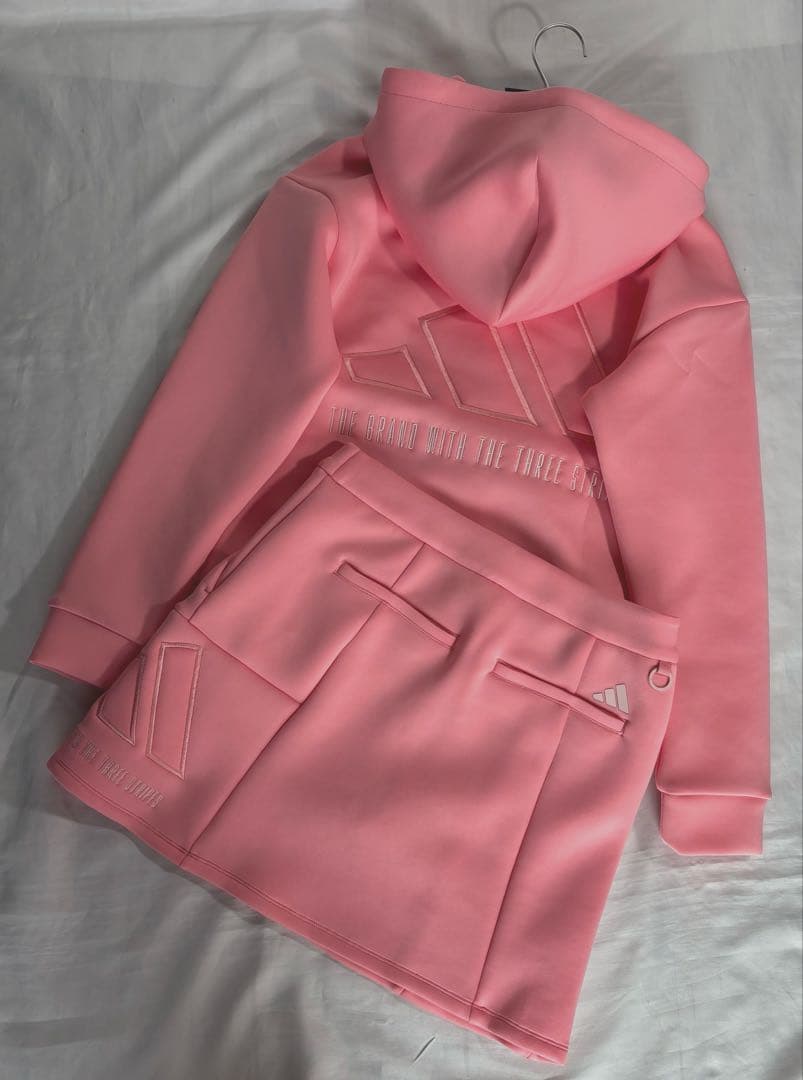 未使用アディダス ゴルフ　ダンボールニットセットアップ　フーディー　スカート