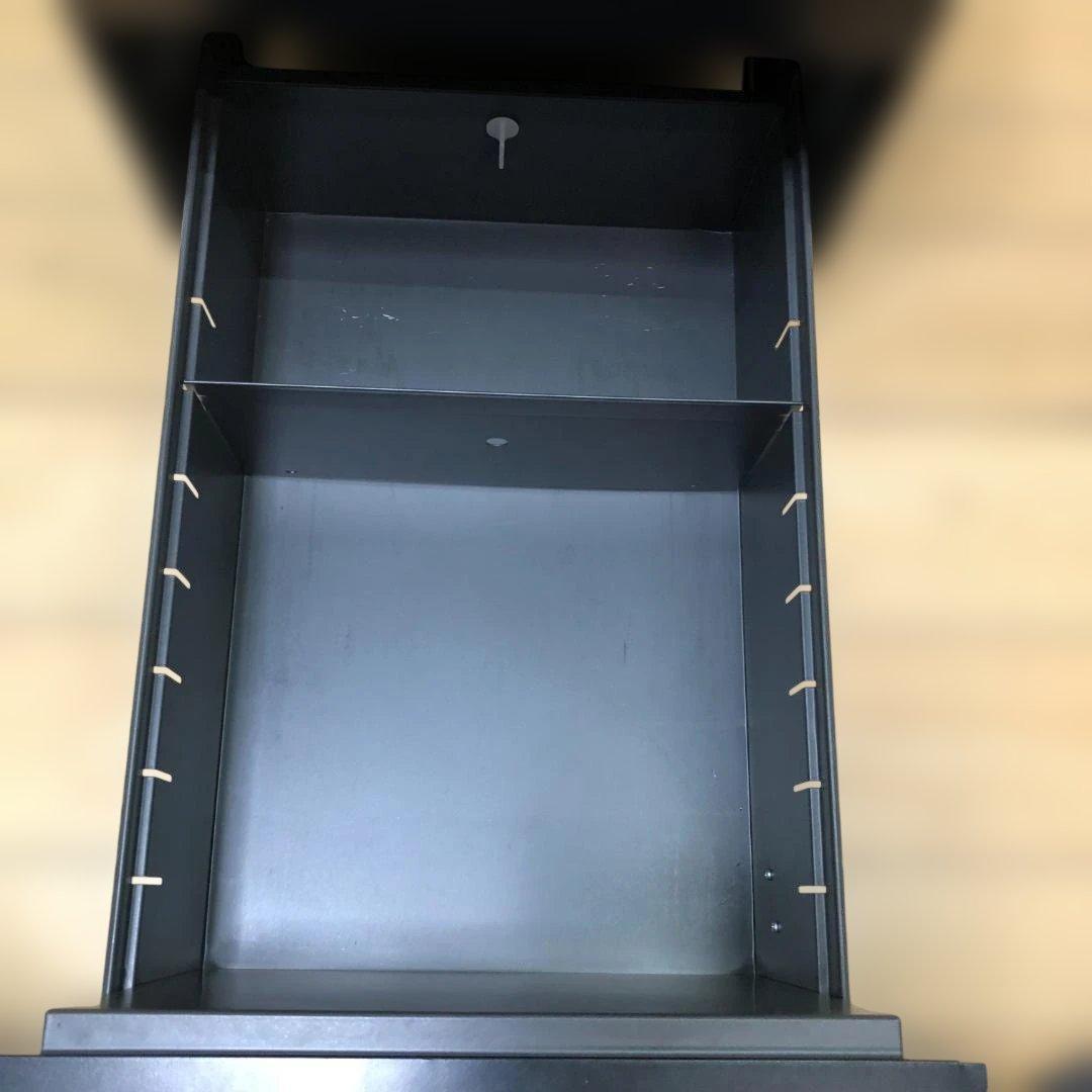 送料無料 【美品】NAIKI 鍵付きスチールワゴン 3段 　250720-5