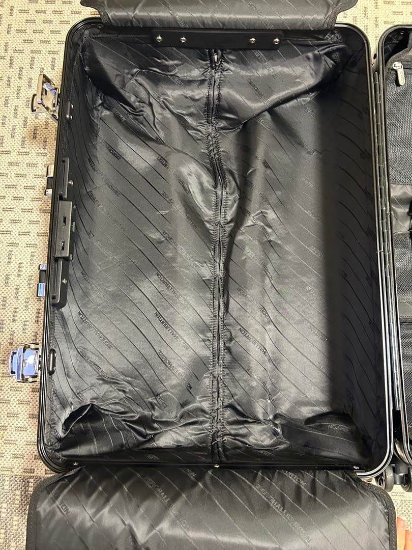 ゼロハリバートン アルミ 4輪 TSAロック ブラック